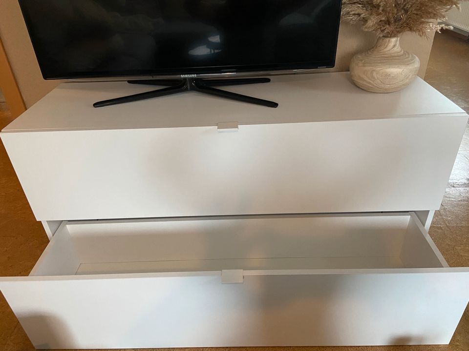 TV Board mit zwei Schubladen in Friedrichshafen