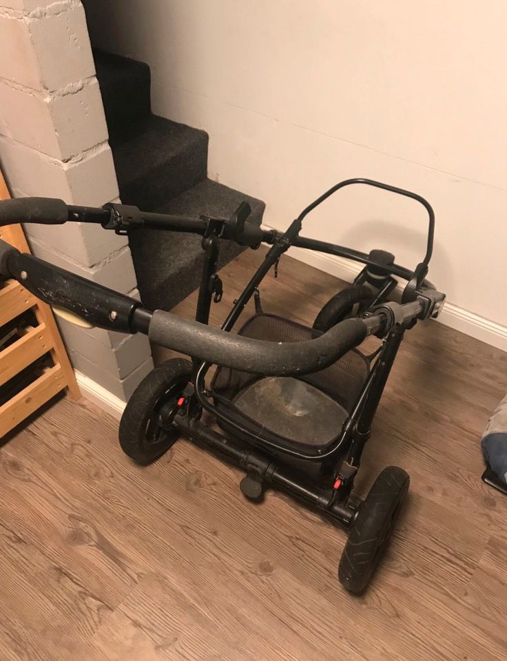 Quinny Kinderwagen, Karre und Maxicosy - 3in1 + weiteres Zubehör in Hamburg