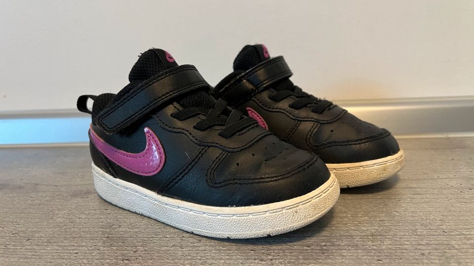 Nike Sneaker Kinder Gr 25 in Kempen