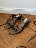 H&M trend premium Sandaletten schwarz Sandalen Leder Niedersachsen - Lüneburg Vorschau