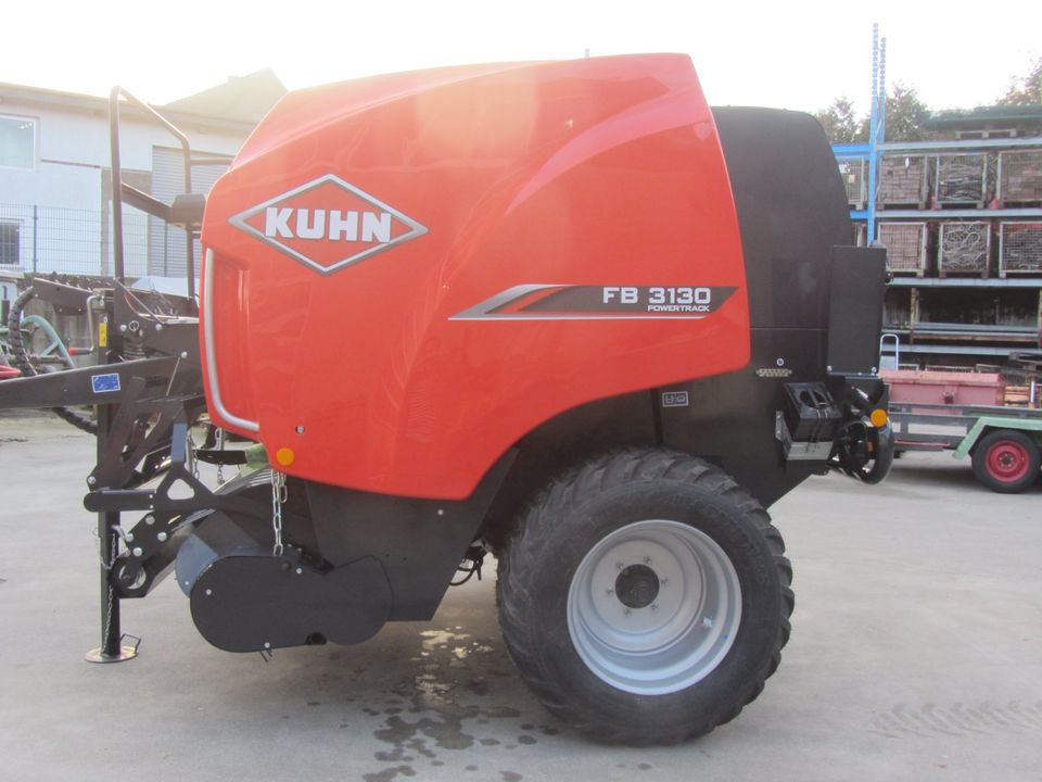 Rundballenpresse Kuhn FB 3130 SELECT Powertrack Presse in Much