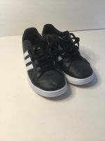 Jungen Sneaker von Adidas in Größe 36 in der Farbe schwarz Nordrhein-Westfalen - Bornheim Vorschau