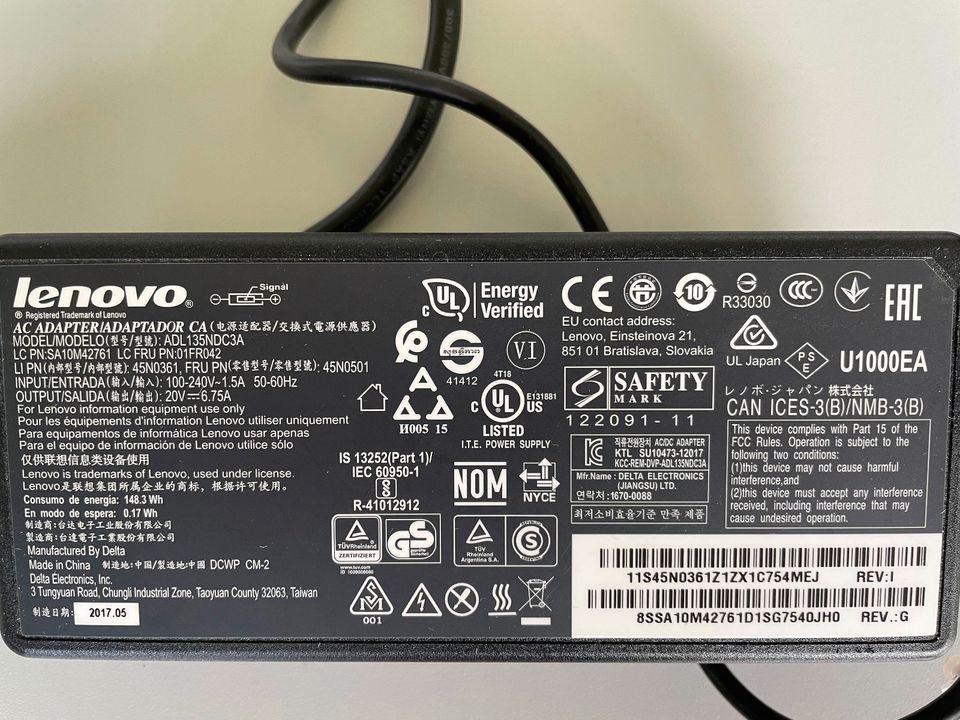 Lenovo ThinkPad Ultra Dockingstation 40A2 - 135 Watt Netzteil in Niedereschach