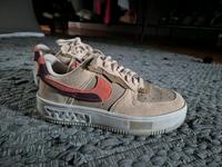 Nike Gr. 36.5 fallen aus wie 38 Nordrhein-Westfalen - Grevenbroich Vorschau
