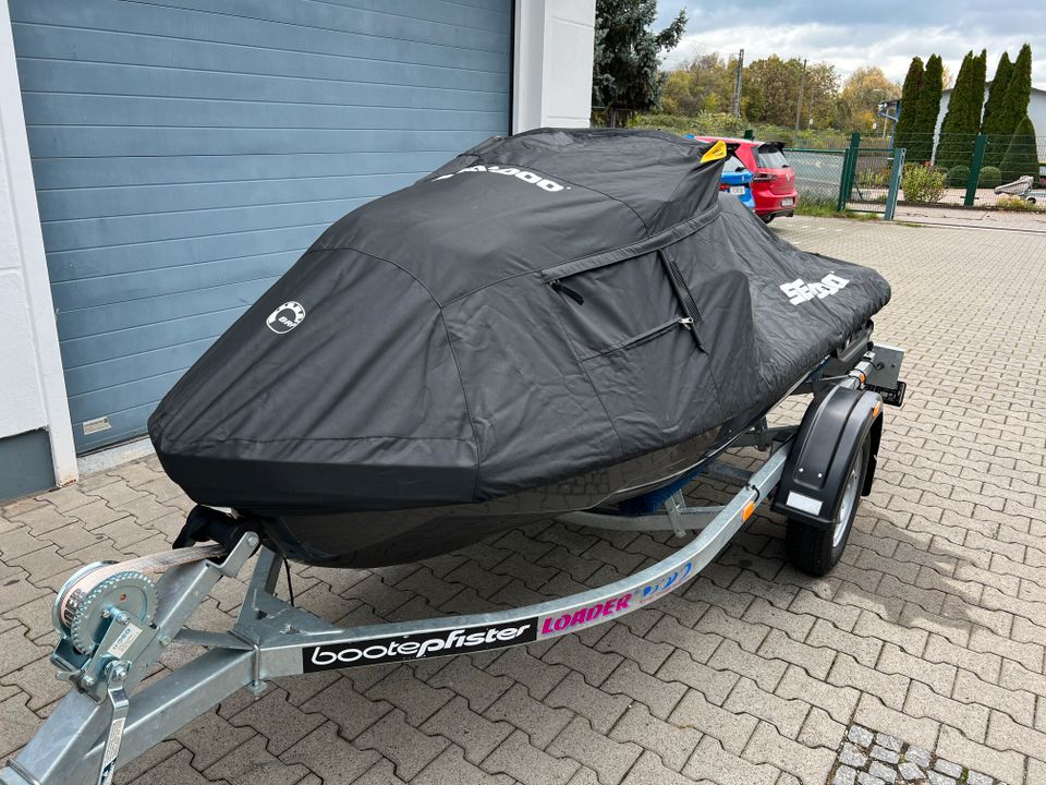 Seadoo RXP-X-RS 300 AUDIO Model 2022 Triple Black neu in Frankfurt am Main