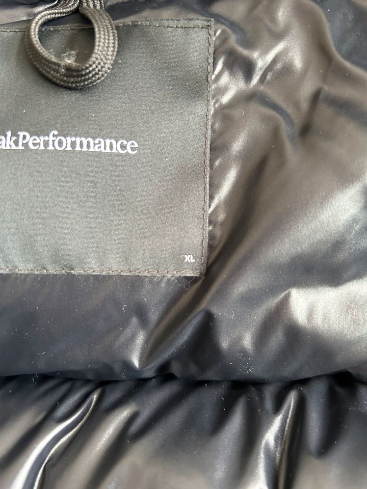 Peak Performance Daunenjacke Herren XL wie neu in Konstanz