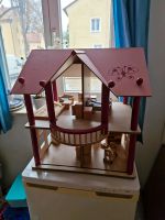 Puppenhaus in rosa mit Holzmöbeln und Familie❤️ Bayern - Landshut Vorschau