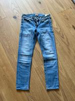 Tommy Hilfiger Jeans, Gr. 27/30, NEUWERTIG! Nordrhein-Westfalen - Niederkassel Vorschau