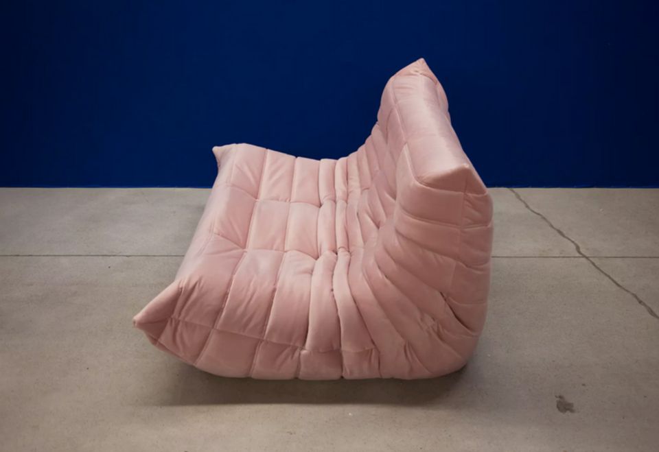 Togo Sofa 2-Sitzer Samt Rosa in Berlin