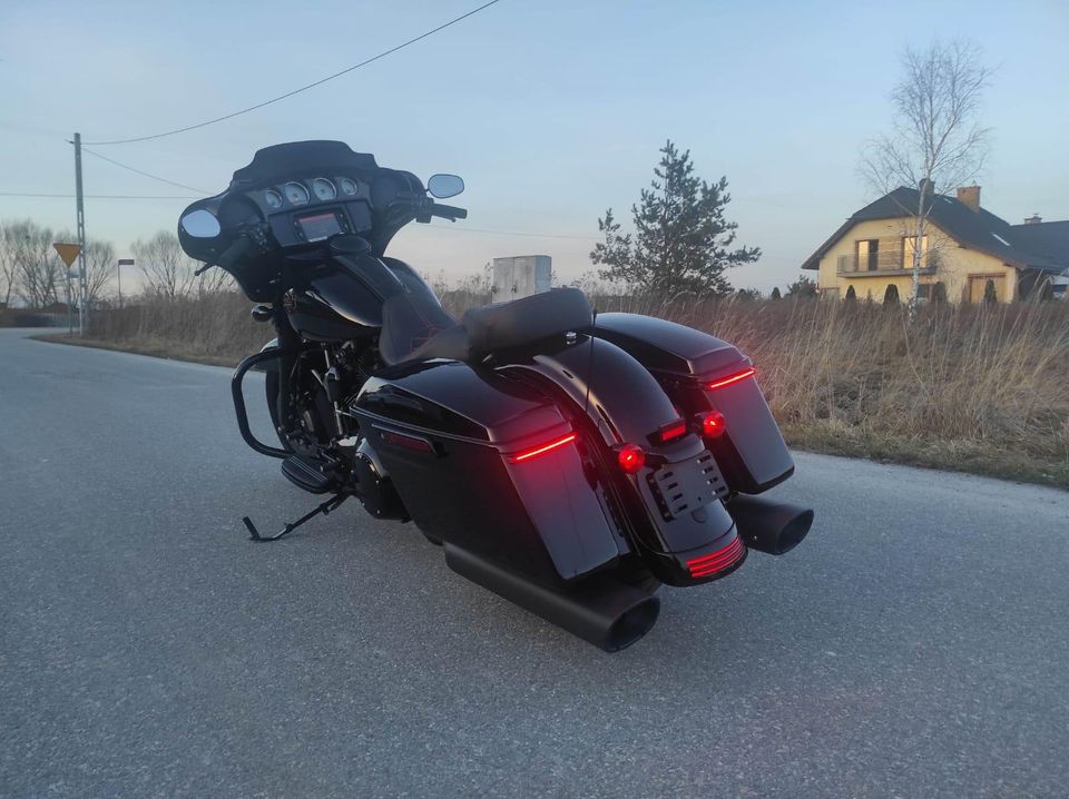 ⚡HARLEY DAVIDSON 2016 FLHX STREET GLIDE  103 TC NAVI AIR RIDE⚡ in Königstein im Taunus