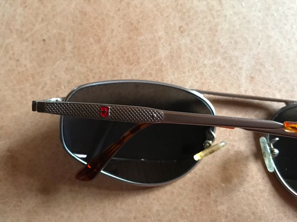 Victorinox Swiss Army Sonnenbrille Retro Vintage in Körle