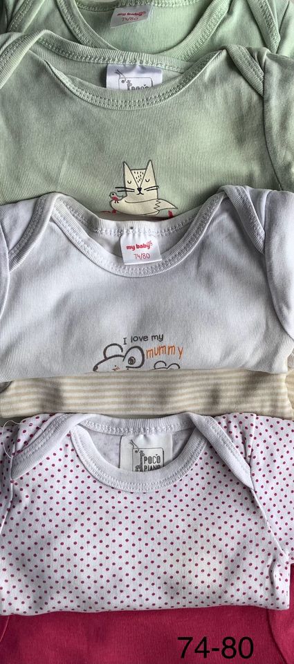 Babykleidung im Set , unisex , über 50 Teile in Bad Oldesloe