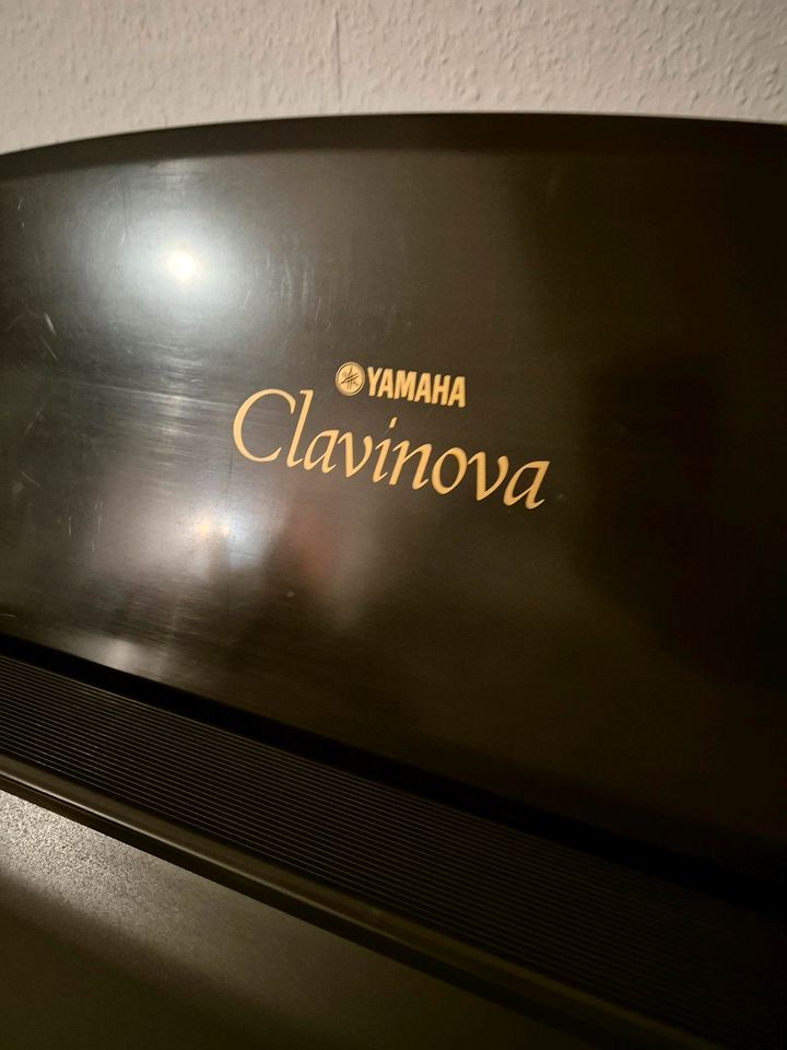 Yamaha Clavinova Digitalpiano CLP 107 in Hamburg