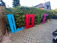 Euro Paletten  LOVE  für  Z.B Hochzeiten zu verkaufen Nordrhein-Westfalen - Velbert Vorschau