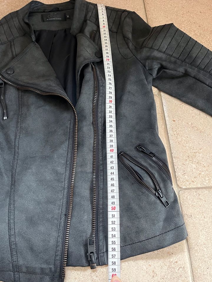 Only Damen Kunstleder Jacke Gr.36 grau in Echternacherbrück