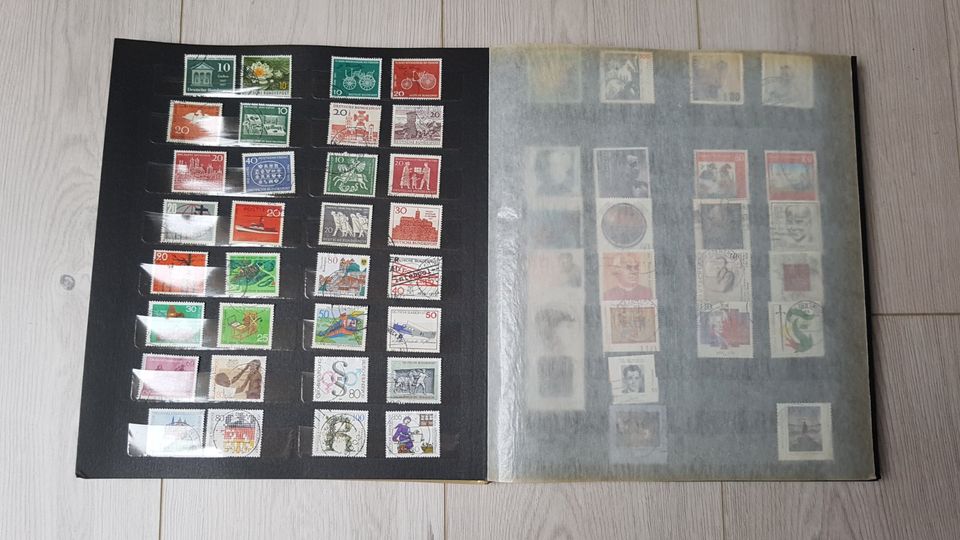 5 Stück Briefmarkenalben mit Inhalt in Siegen