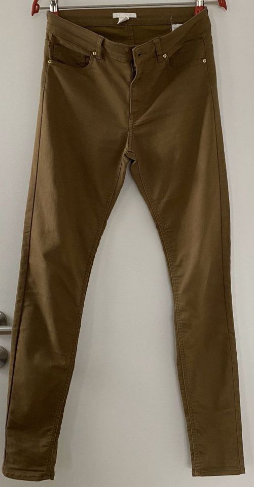 Damenhose H&M braun Gr. 36 in Klingenmünster