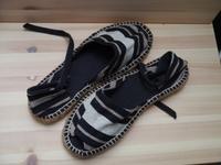 Espadrilles Peeptoes Plateau schwarz 39 Niedersachsen - Isernhagen Vorschau