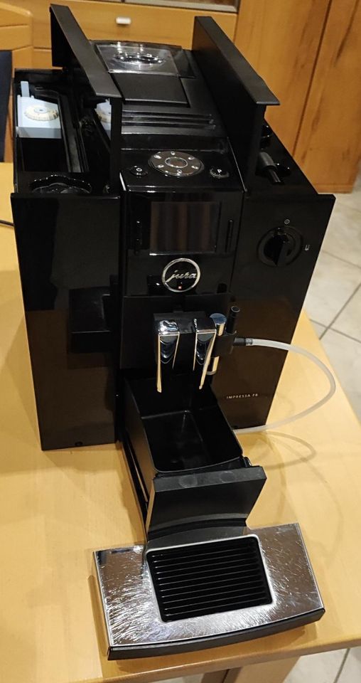 Jura Impressa F8 Kaffeevollautomat in Philippsthal (Werra)