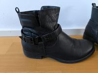 Stiefeletten Chelsea-boots Biker-boots Schnalle Absatz schwarz 40 Stuttgart - Stuttgart-Nord Vorschau