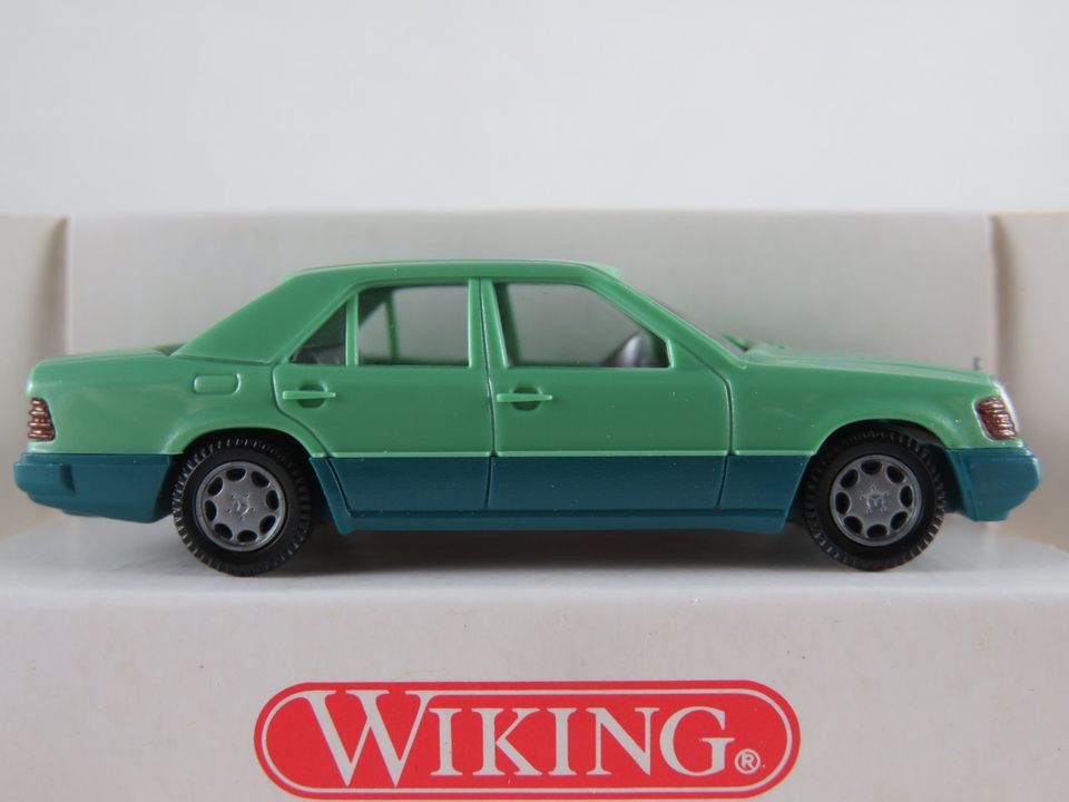 Wiking 15302 Mercedes-Benz 320 E Lim. (1989) in grün/türkis 1:87 in Bad Abbach