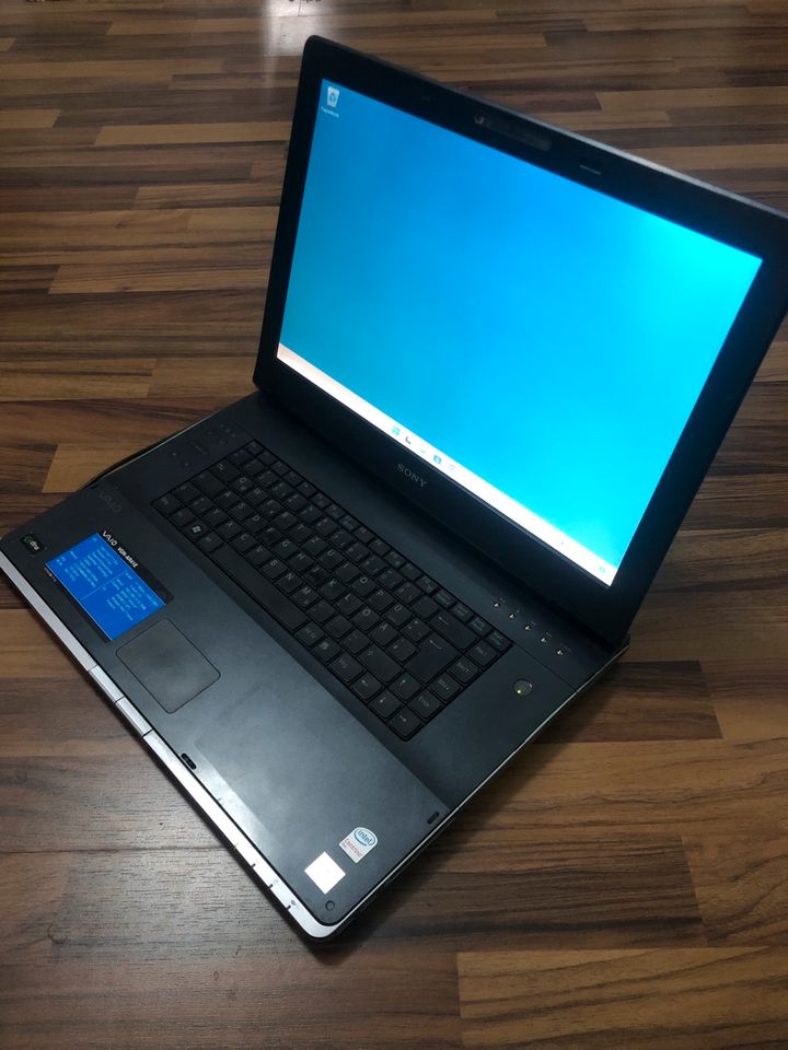 17" ZOLL Laptop Notebook Sony Vaio 256 GB SSD Windows 11 in Hemmingen