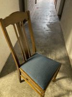 4 gepolsterte Esszimmerstühle Schreinerarbeit Bayern - Vaterstetten Vorschau