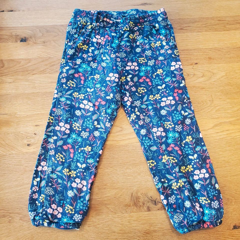 Mädchen Hose Jeans mit Nieten Größe 104 Sommer stoffhose H&M alan in Kippenheim