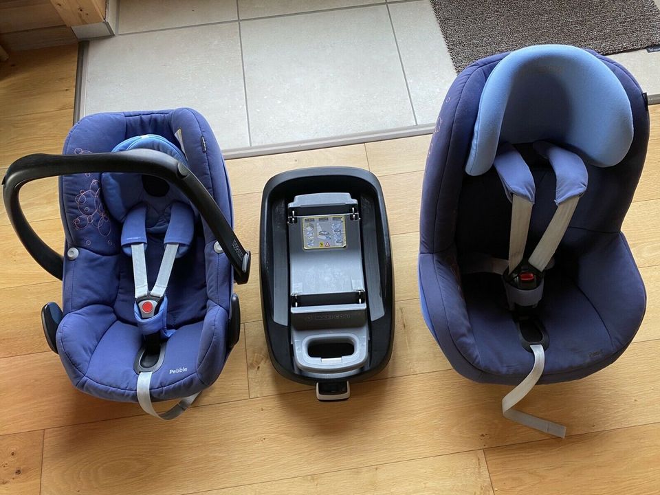 Maxi Cosi Pearl mit FamilyFix/Isofix Station, Lapis blue in Hagen