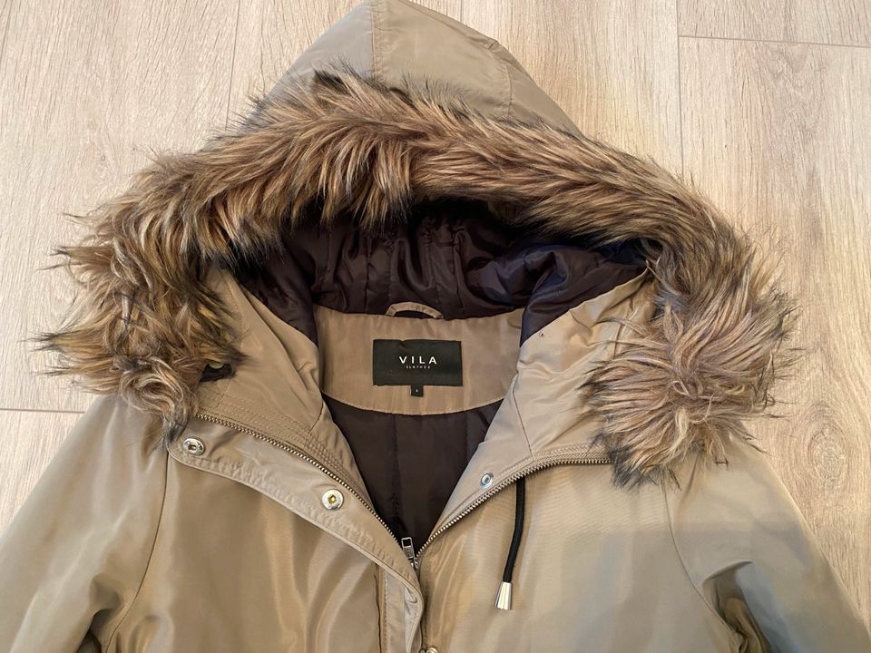 Vila Jacke, Winterjacke, khaki, Kapuze, Gr. S, sehr gut erhalten in Versmold