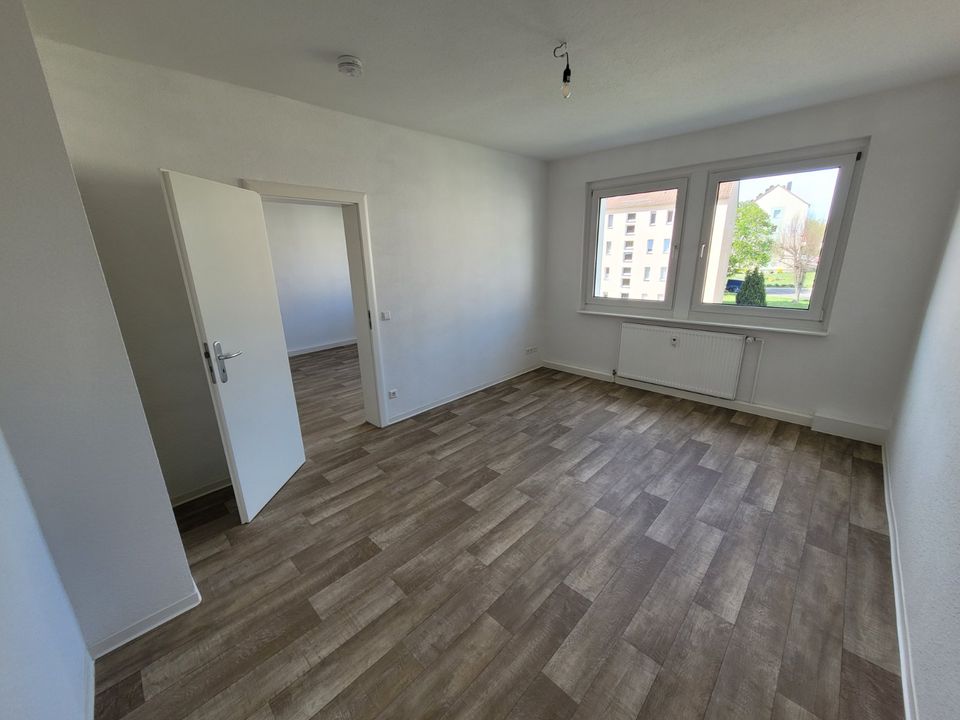 Schöne 2 Zimmer Wohnung 300 € in Pegau