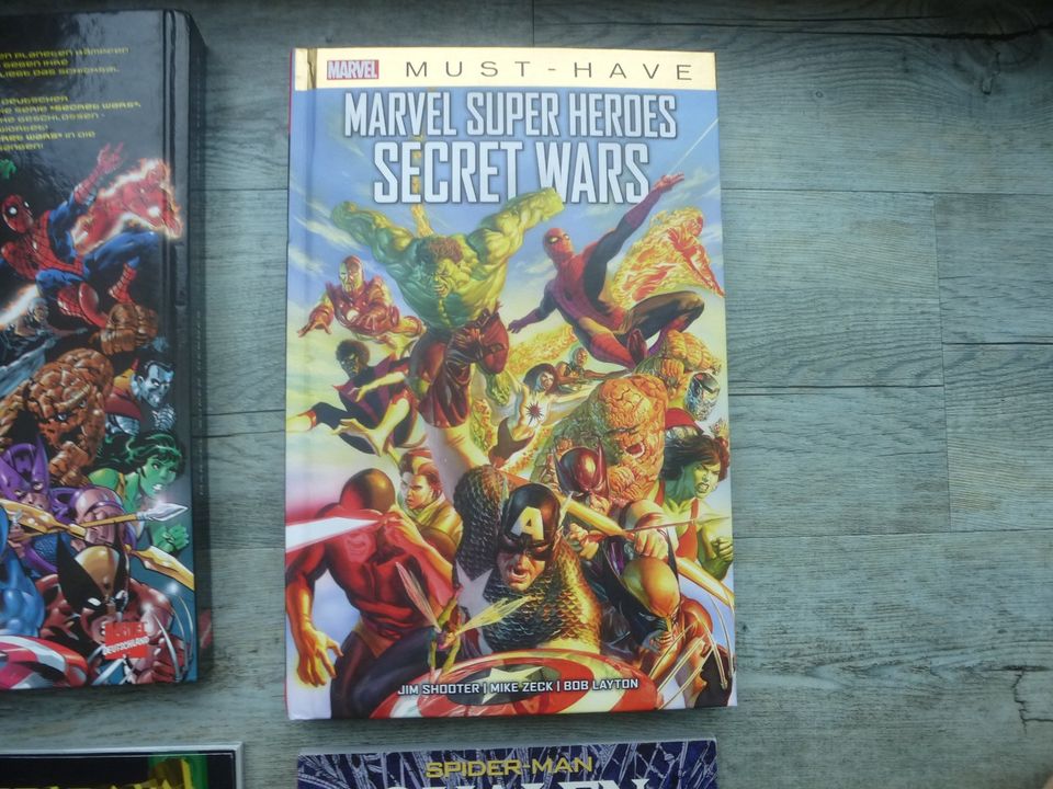 Marvel Super Heroes Secret Wars 2 x dicke Hardcover limitiert in Kiel