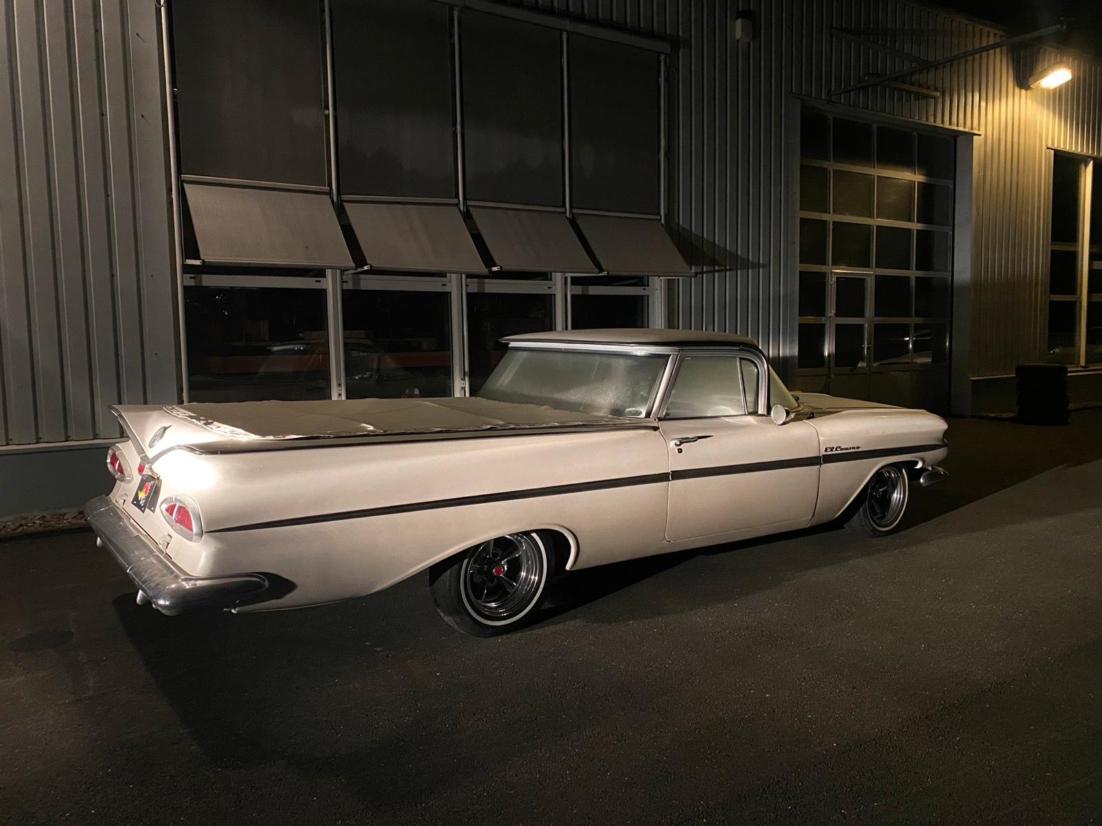 Abbildung des Autos 1959 Chevy El Camino 305…