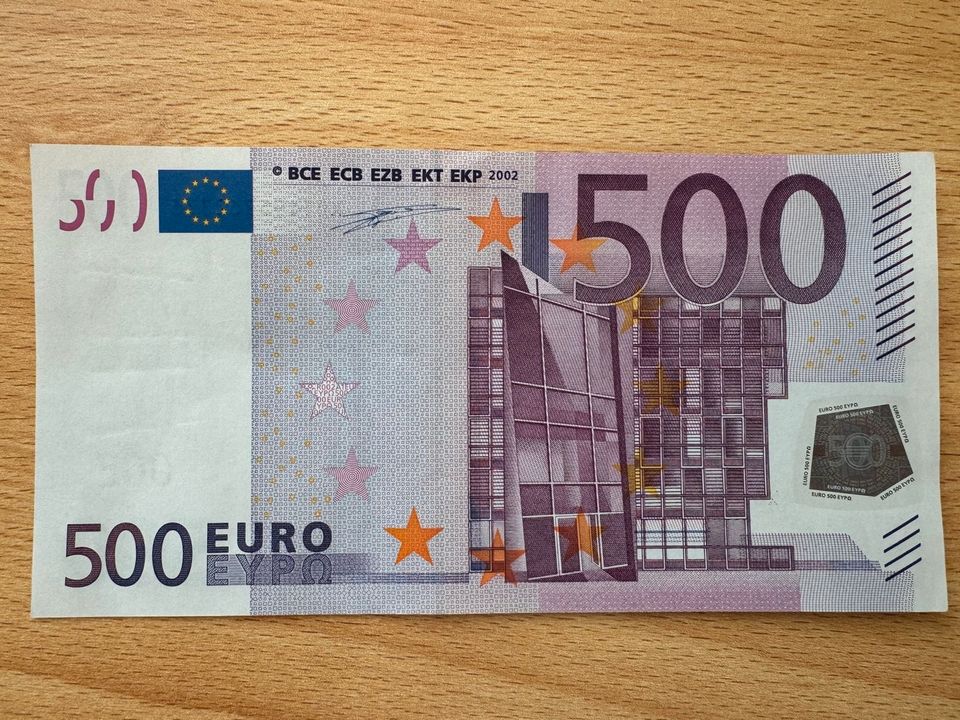 500 Euro Schein aus X -Serie in Niederkassel