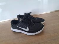 Nike Sportschuhe schwarz Gr. 40 Baden-Württemberg - Bopfingen Vorschau