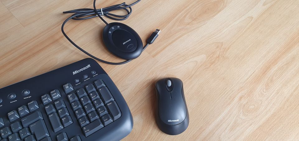 Microsoft kabellose Tastatur + Maus in Wettenberg