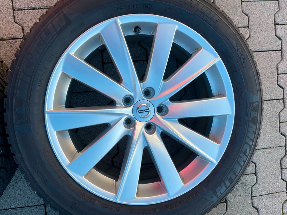 ORIGINAL VOLVO XC90 II 235/55 R19 Winterreifen Kompletträder in Rodgau