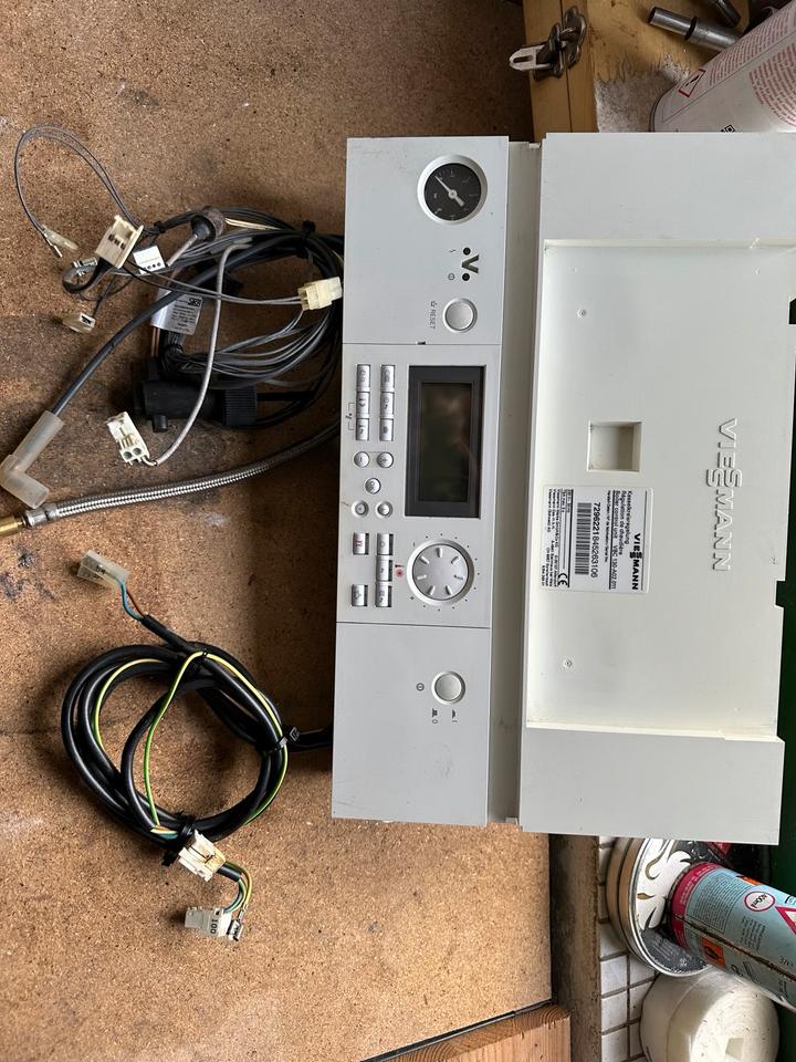 Viessmann Regelung mit Kabelbaum 7296211 gebraucht WB2B in Jerxheim