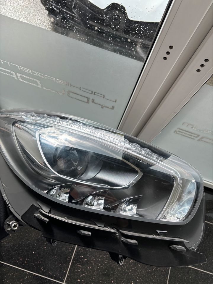 Mercedes Benz AMG GT VOLL LED Scheinwerfer R 190 - A1909063600 in Göppingen