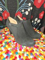Unisa Schuhe neu Gr. 40 hightop Pumps Neuhausen-Nymphenburg - Neuhausen Vorschau