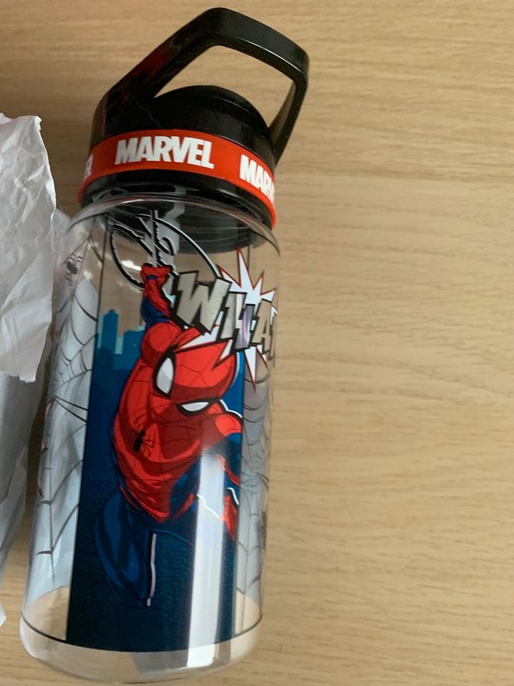 2x Trinkflasche | H&M | Marvel | Spiderman | Ghost Spider | Spin in Centrum