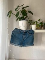 Blaue hellblaue Hotpants kurze Hose Shorts Sommer high waisted 34 Hessen - Fuldatal Vorschau