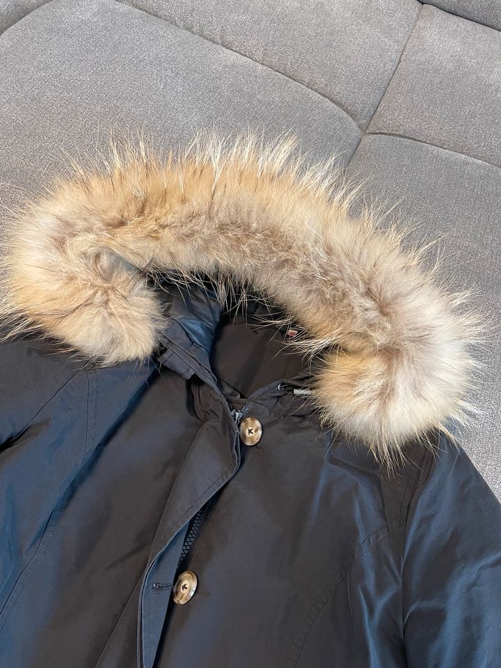 Jacke Winterjacke Parka Schwarz echt Fell M in München