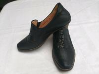 Think Pumps /Trachtenschuh/ schwarz * Gr. 39 ****** Niedersachsen - Celle Vorschau