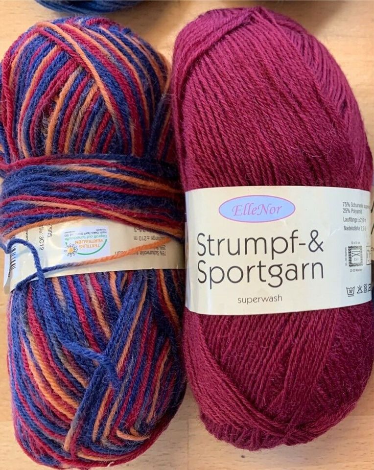 ✅ 8 Knäul Socken Strumpf Wolle Sport blau rot grau braun meliert in Moosburg a.d. Isar