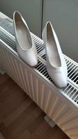 Gabor  eleganter Pumps Eierschalen weiss Gr. 38,5 1 x getragen! Nordrhein-Westfalen - Erkrath Vorschau