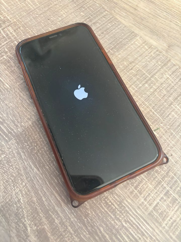 Apple iPhone 11pro roségold 256GB in Hamburg