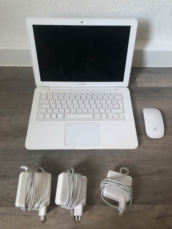 MacBook von 2009 in Zwickau