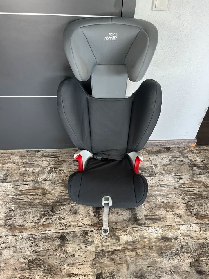 Kindersitz Auto Römer Britax Storm Grey in Taucha