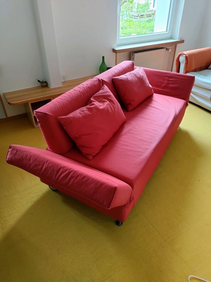 Rotes Sofa in Göttingen